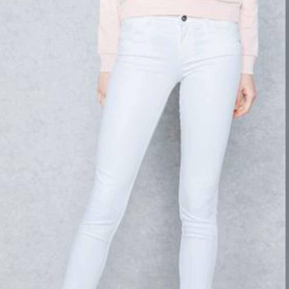 Mango uptown regular waist  skinny jeans white size 2